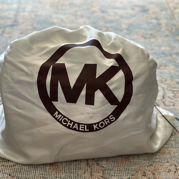 Michael Kors Large Signature Grayson Large Satchel - Picture 13 of 13